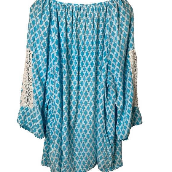 Crown & Ivy Top Women's Size 2x Oceanic Blue Split Neckline 3/4 Sleeve Length - Picture 2 of 7
